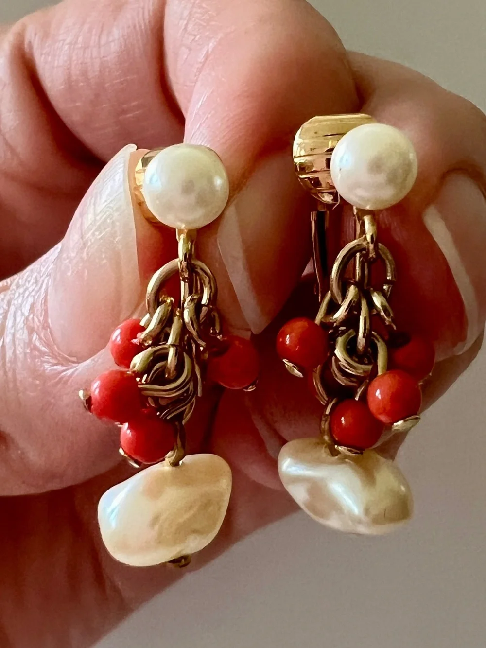 Vintage Avon Set of Coral Pearlesque Necklace and Earrings Faux Pearl Gold Tone